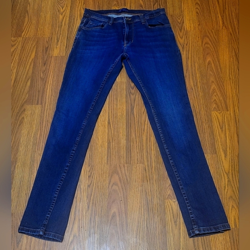 Zara Man Dark Wash Denim Jeans Mens W30L30 Tappered Fit A65